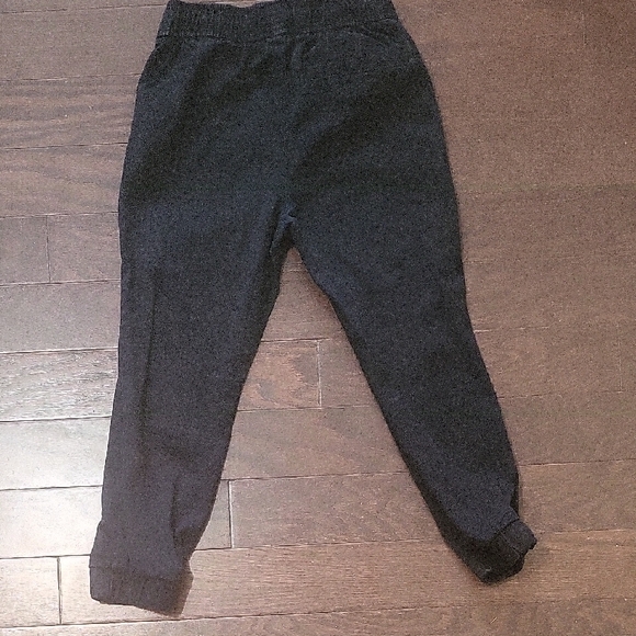 Old Navy Black Kids Joggers - Picture 3 of 4